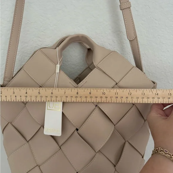 ✨NWT✨ VICI Cream Adeline Woven Faux Leather Satchel with Crossbody Strap - Picture 5 of 6